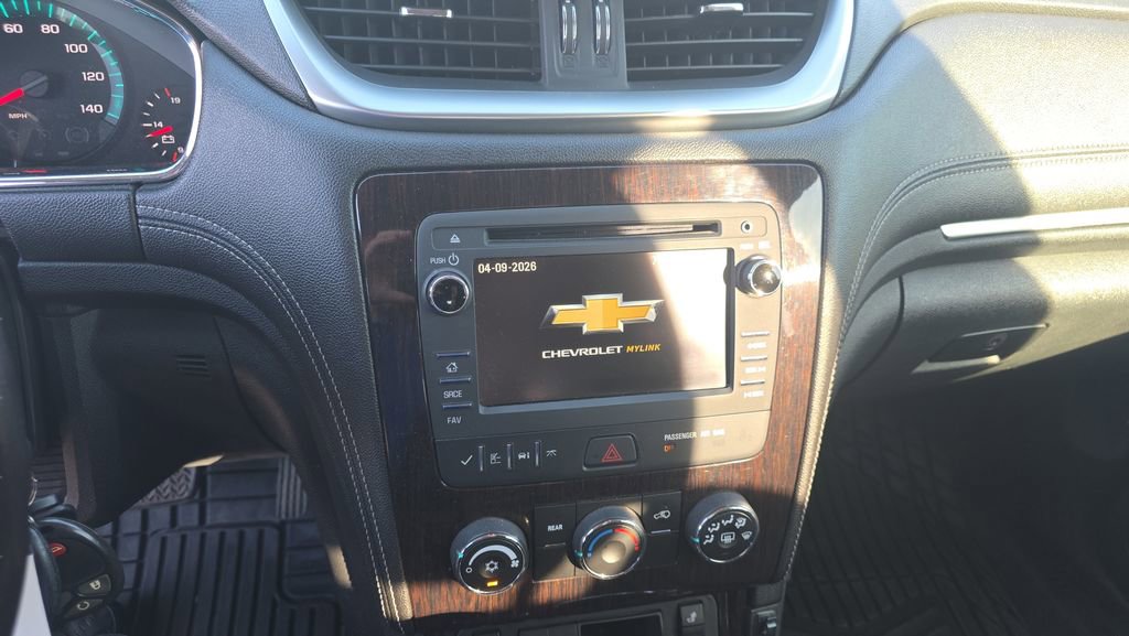 Used 2017 Chevrolet Traverse LT w/ Style and Technology Package image 15