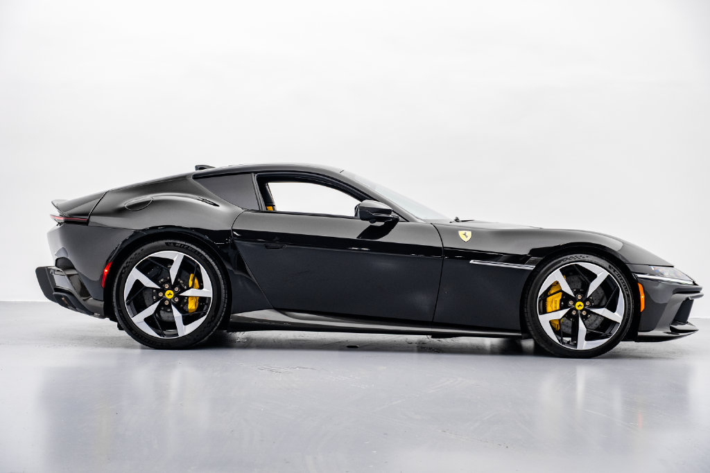 Used 2025 Ferrari 12Cilindri RWD image 19
