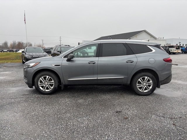 Used 2018 Buick Enclave Essence image 2