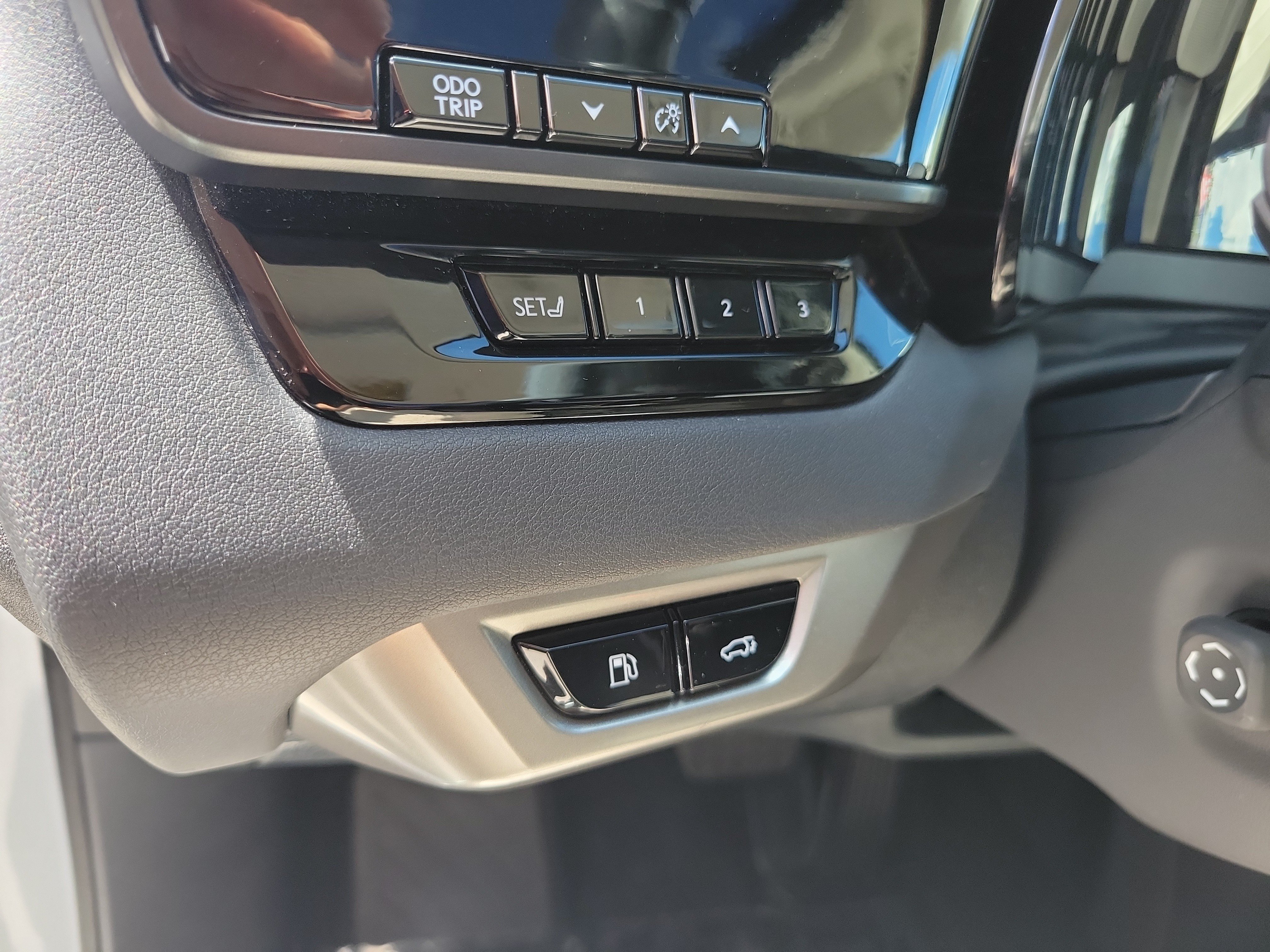 Used 2023 Lexus RX 350 FWD w/ Cold Area Package image 29