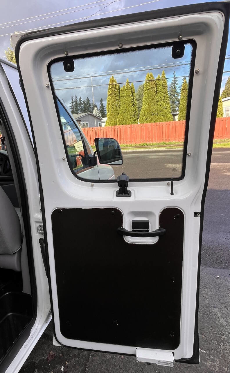 Used 1999 Ford E-150 and Econoline 150 Wagon image 20