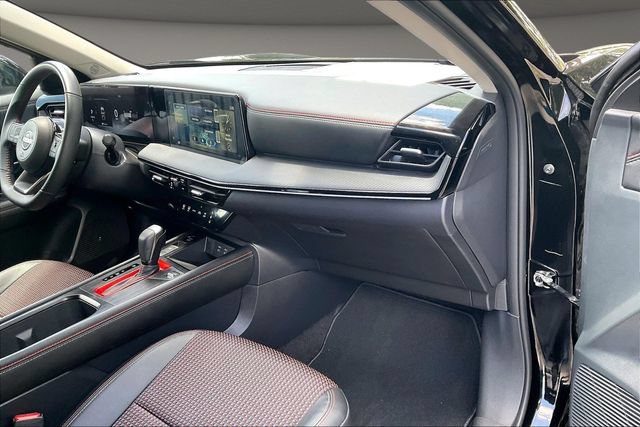 Certified 2025 Nissan Kicks SR FWD image 15