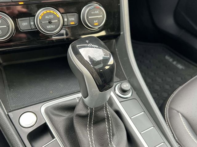 Certified 2023 Volkswagen Jetta SE w/ Panoramic Sunroof Package image 31