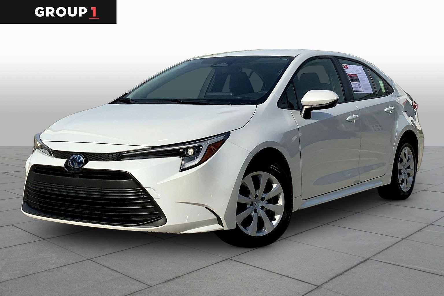 Used 2024 Toyota Corolla LE image 1