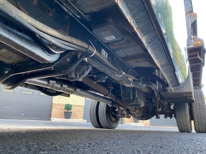 Used 2012 Ford F550 4x4 SuperCab Super Duty w/ Payload Upgrade Pkg image 30