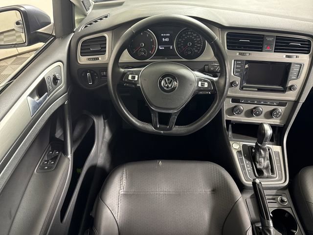 Used 2015 Volkswagen Golf SE image 22
