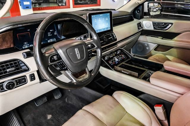 Used 2021 Lincoln Navigator L Reserve image 5