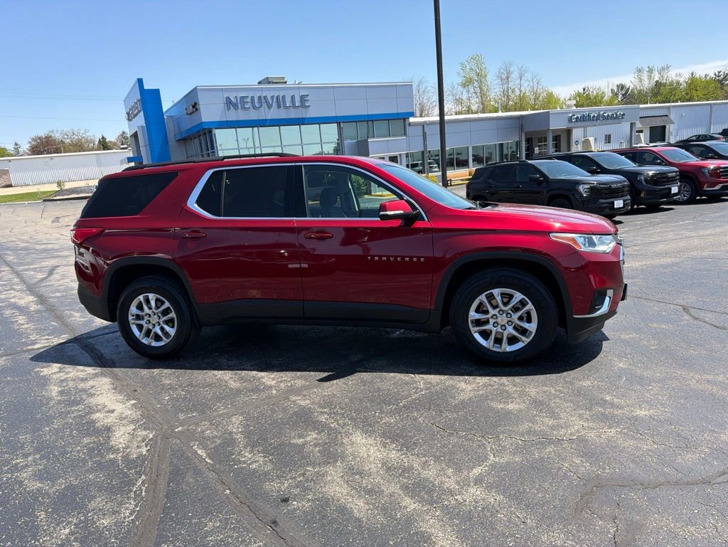 Used 2020 Chevrolet Traverse LT w/ Driver Confidence II Package AWD/4WD image 2