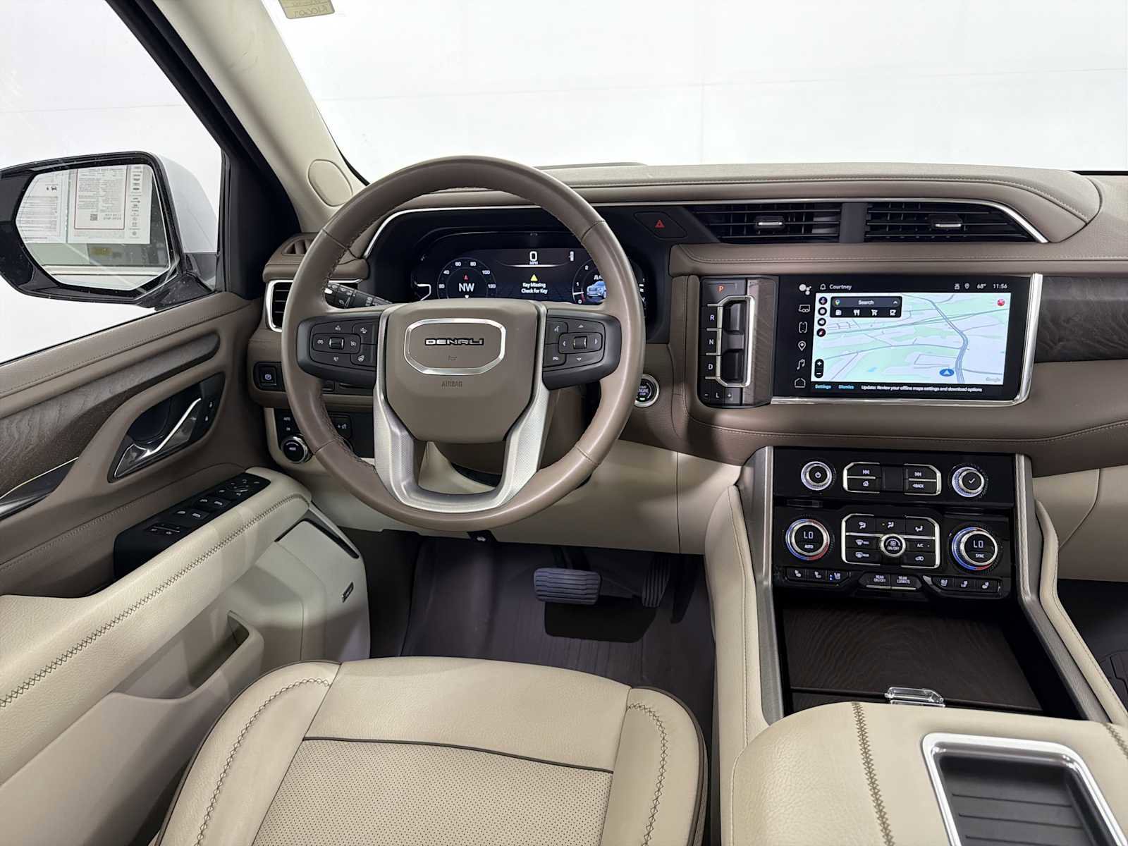 Used 2023 GMC Yukon XL Denali AWD/4WD image 25