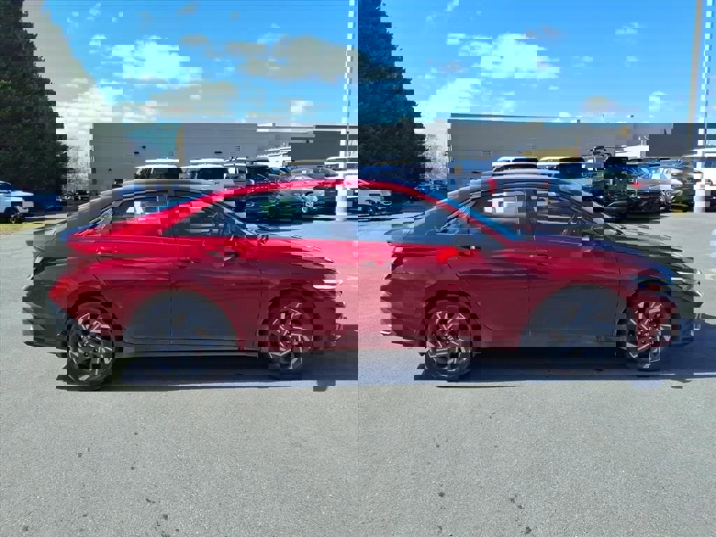 Certified 2025 Hyundai Elantra Sport image 25