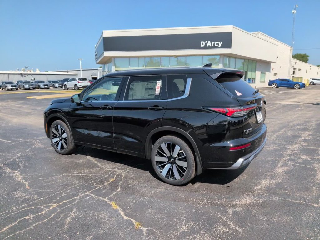 New 2026 Mitsubishi Outlander SEL FWD image 12