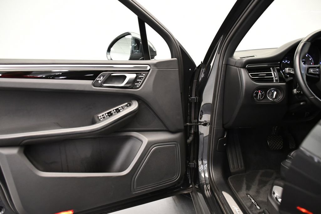 Used 2024 Porsche Macan S image 36