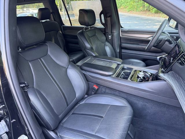 Used 2024 Jeep Wagoneer Series III AWD/4WD image 40