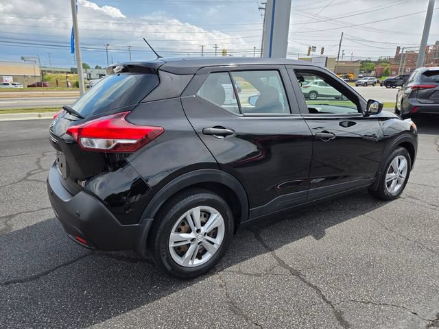 Used 2020 Nissan Kicks S FWD image 11