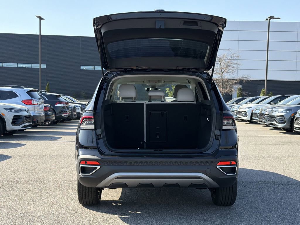 New 2026 Volkswagen Taos SE image 15