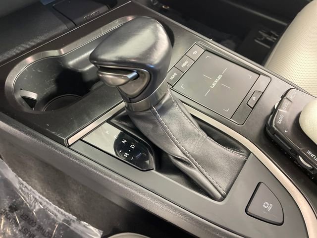 Used 2019 Lexus UX 200 w/ Premium Package image 23