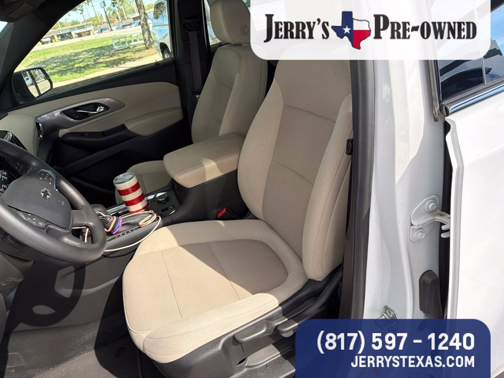 Used 2023 Chevrolet Traverse LS w/ Midnight/Sport Edition FWD image 9