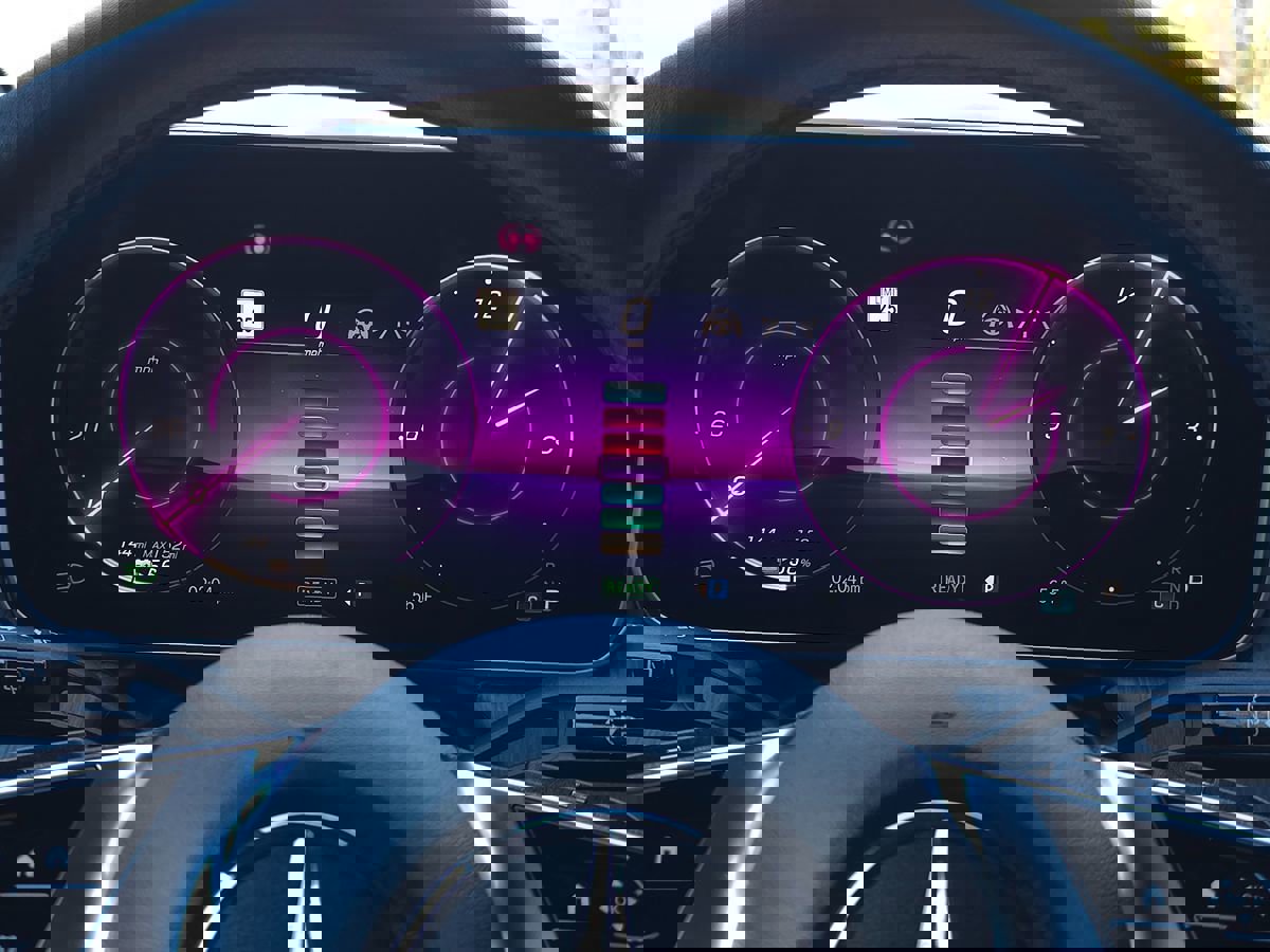 Used 2023 Mercedes-Benz EQE 500 4MATIC SUV image 38