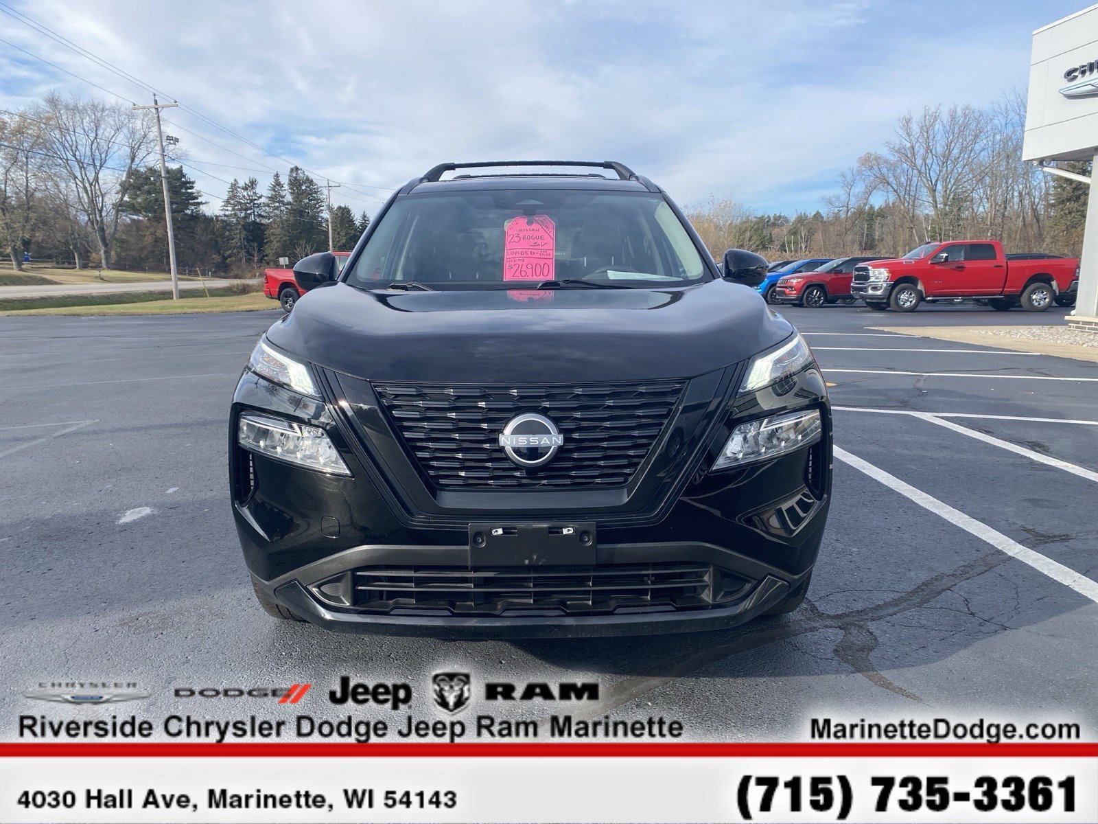 Used 2023 Nissan Rogue SV w/ SV Premium B Package image 3