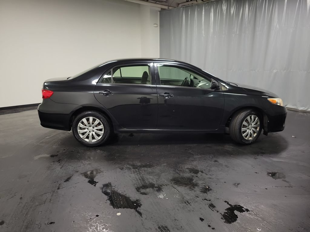 Used 2013 Toyota Corolla LE FWD image 9