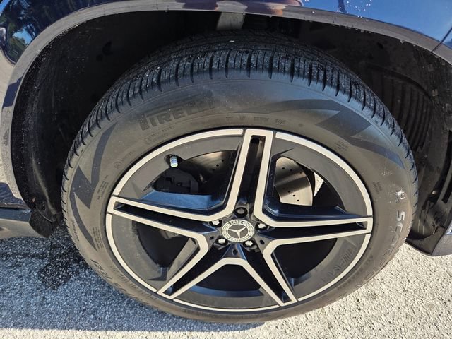 Used 2022 Mercedes-Benz GLS 450 4MATIC w/ AMG Line Exterior image 9