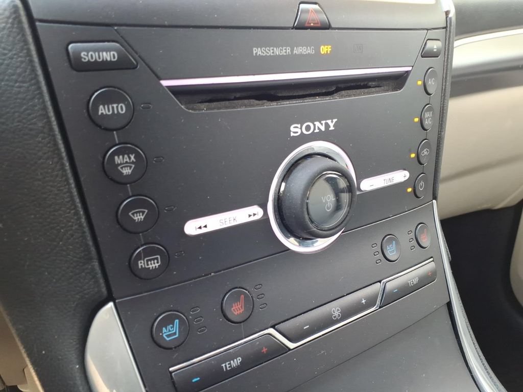 Used 2016 Ford Edge Titanium FWD image 27