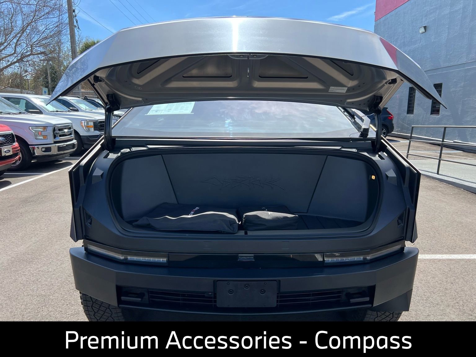 Used 2024 Tesla Cybertruck AWD Crew Cab image 17