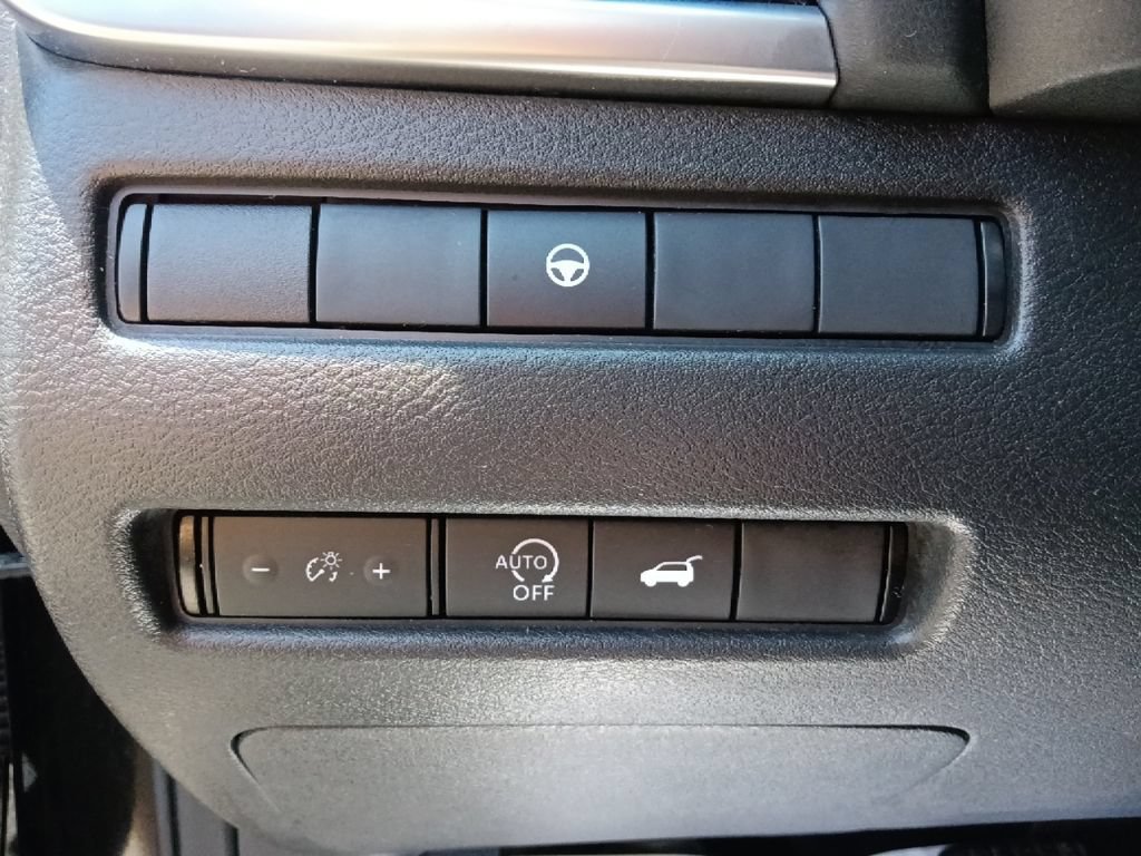 Used 2023 Nissan Rogue SL FWD image 18
