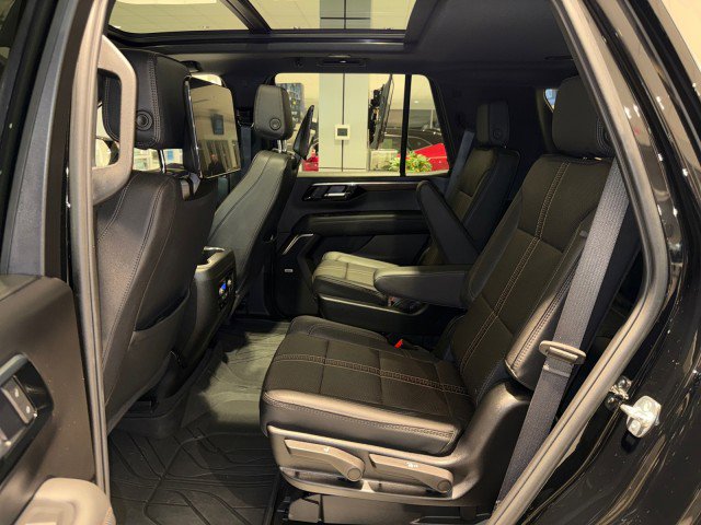 Used 2025 Chevrolet Tahoe High Country image 24