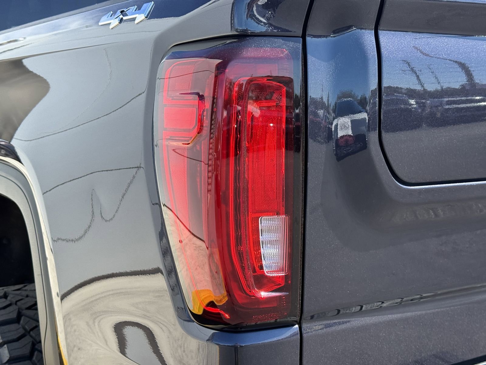 Used 2025 GMC Sierra 1500 SLT image 7