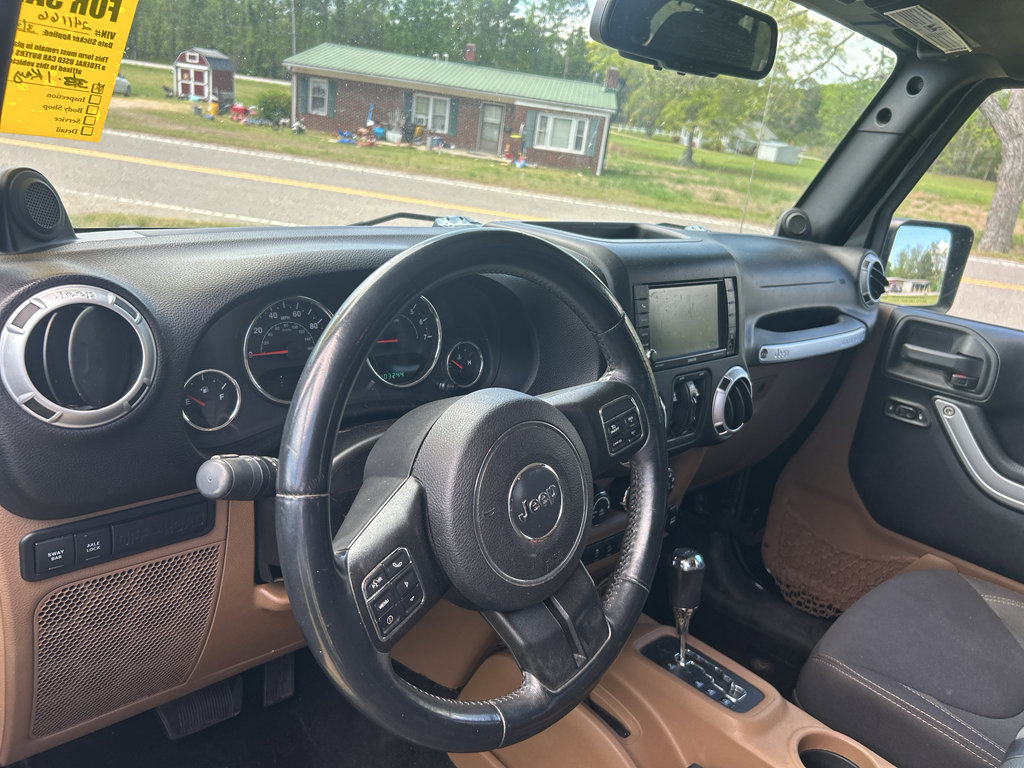 Used 2014 Jeep Wrangler Unlimited Rubicon w/ Connectivity Group image 11