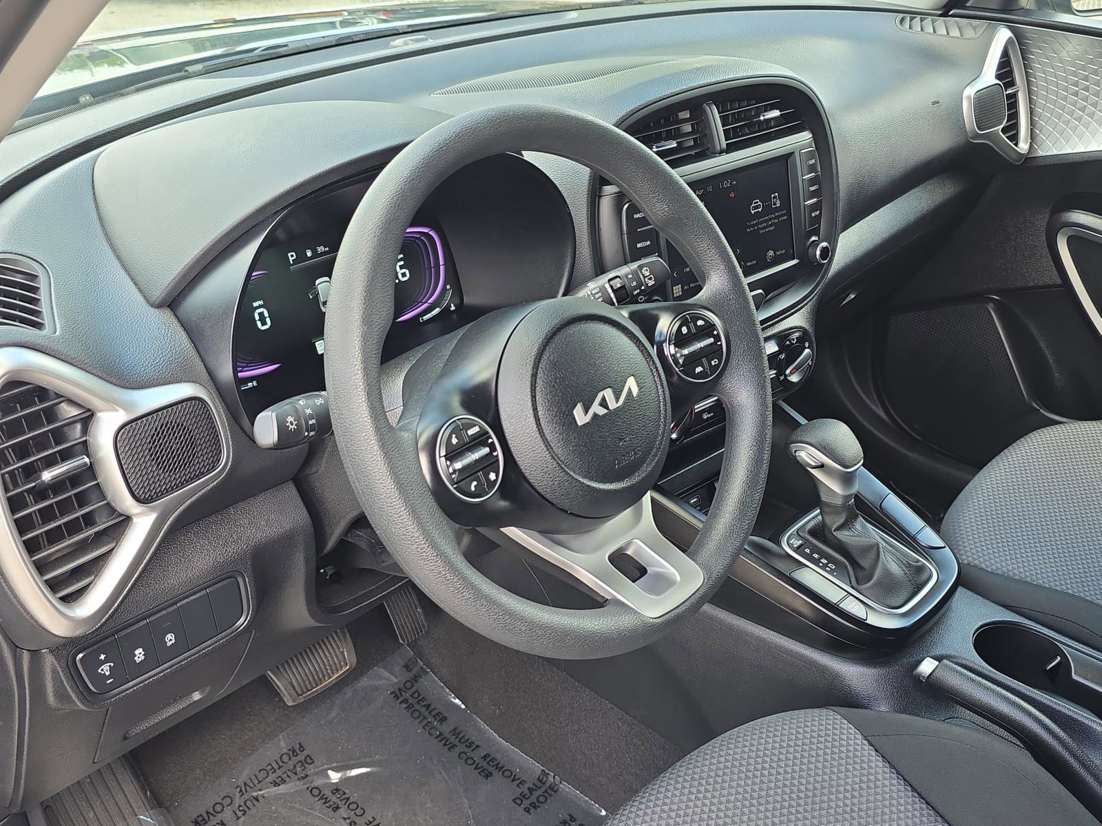 Used 2025 Kia Soul LX FWD image 18