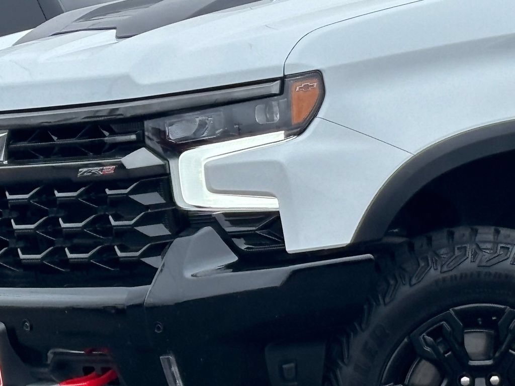 Used 2025 Chevrolet Silverado 1500 ZR2 w/ Technology Package AWD/4WD image 5