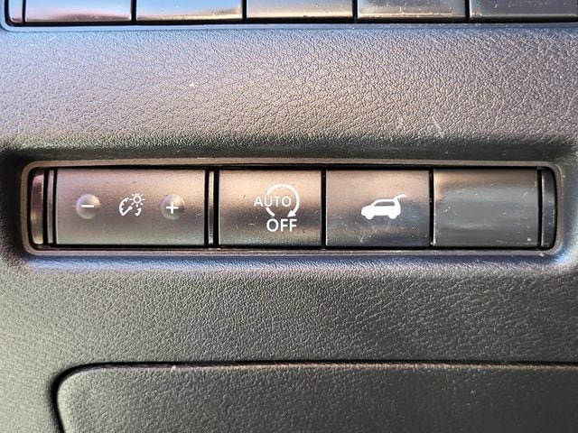 Certified 2024 Nissan Rogue SV w/ SV Premium Package AWD/4WD image 9