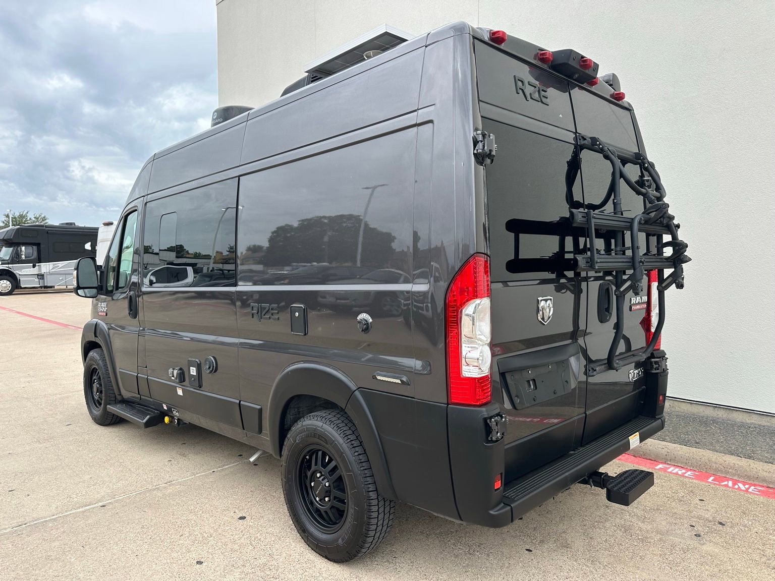 Used 2021 RAM ProMaster 1500 w/ Convenience Group FWD image 5