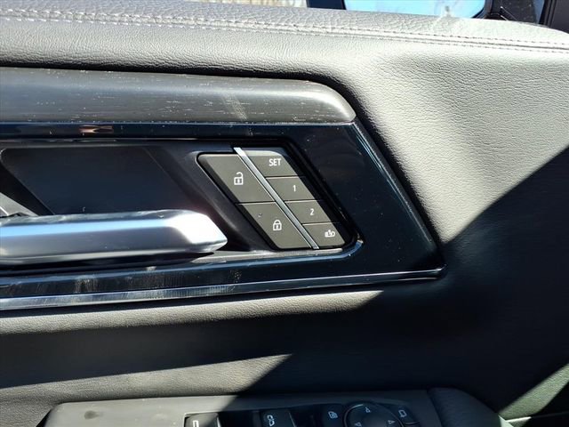 New 2026 GMC Yukon XL Denali w/ Denali Reserve Package image 17