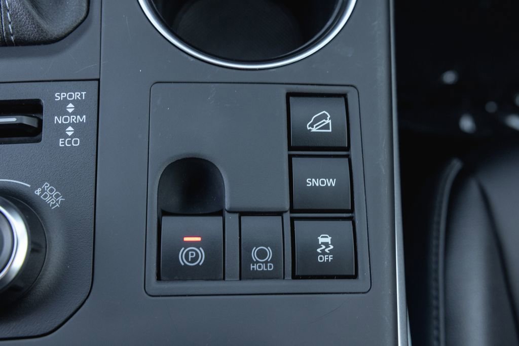 Certified 2025 Toyota Highlander XSE image 19