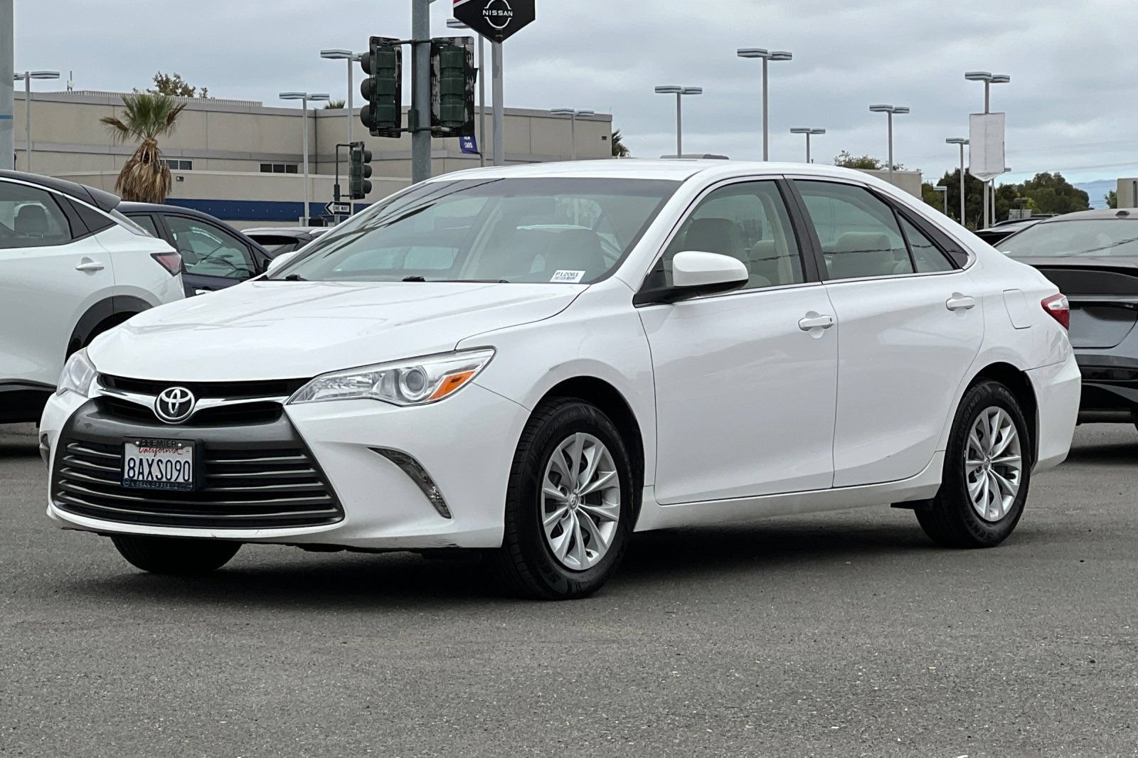 Used 2017 Toyota Camry LE FWD image 8