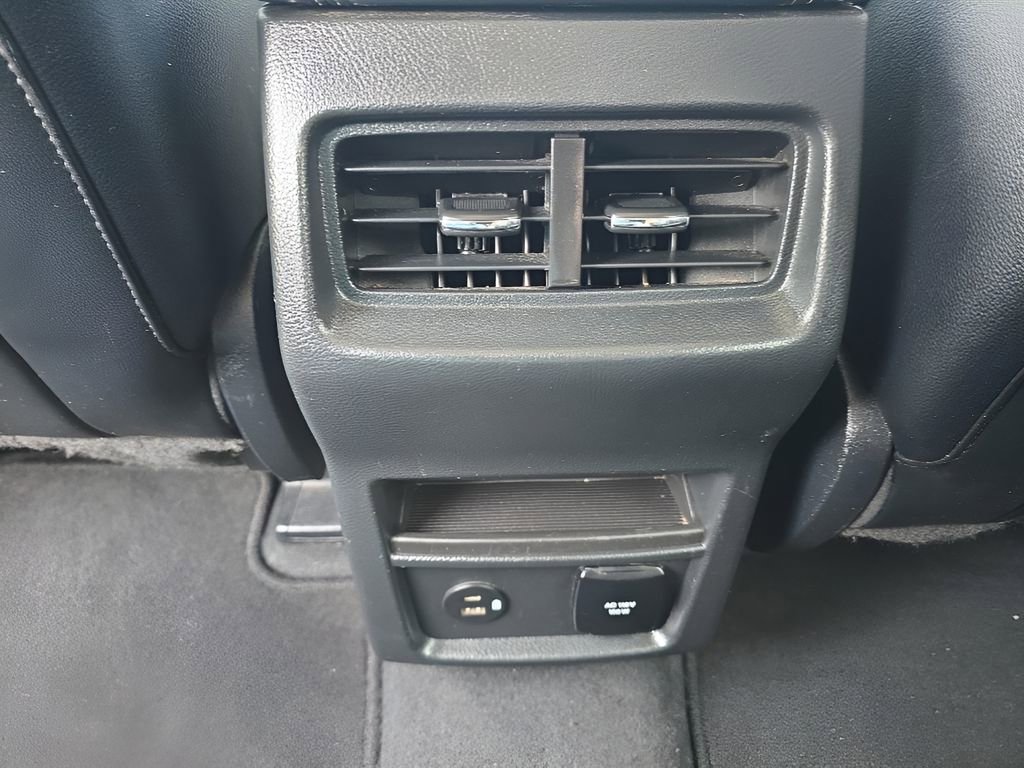 Used 2022 Ford Edge Titanium image 28