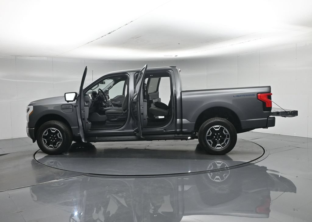 Used 2023 Ford F150 Lightning XLT AWD/4WD image 36
