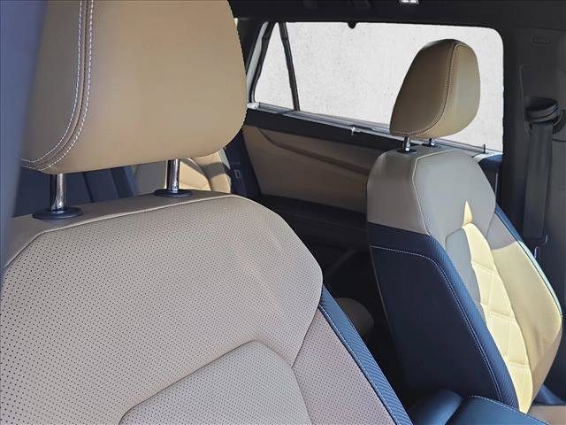 Used 2024 Volkswagen Atlas Cross Sport SE w/ Panoramic Sunroof Package FWD image 24
