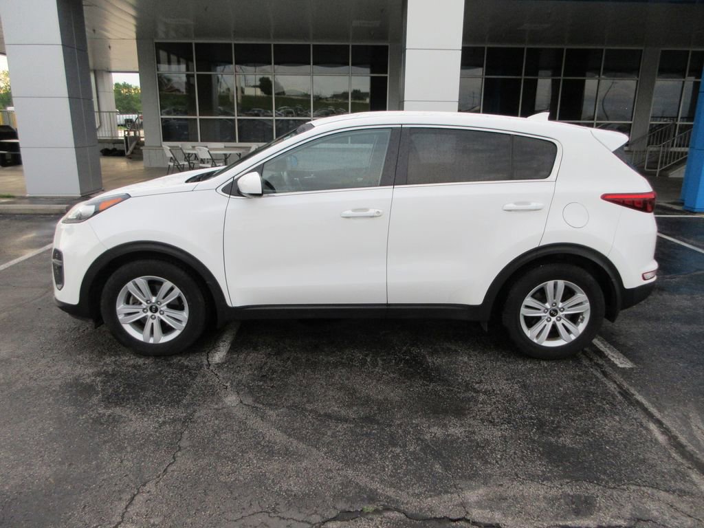 Used 2017 Kia Sportage LX FWD image 2