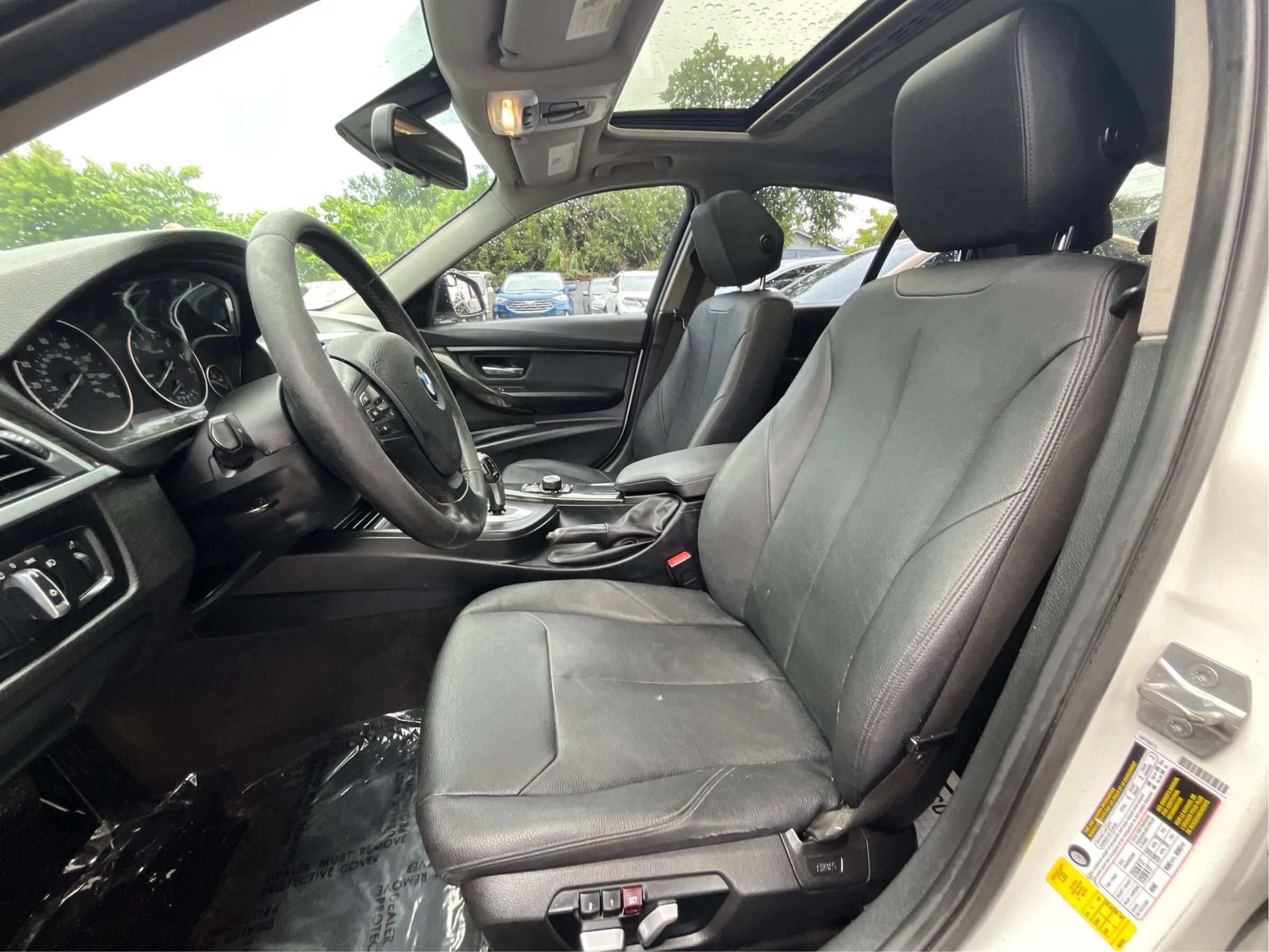 Used 2018 BMW 320i Sedan RWD image 11