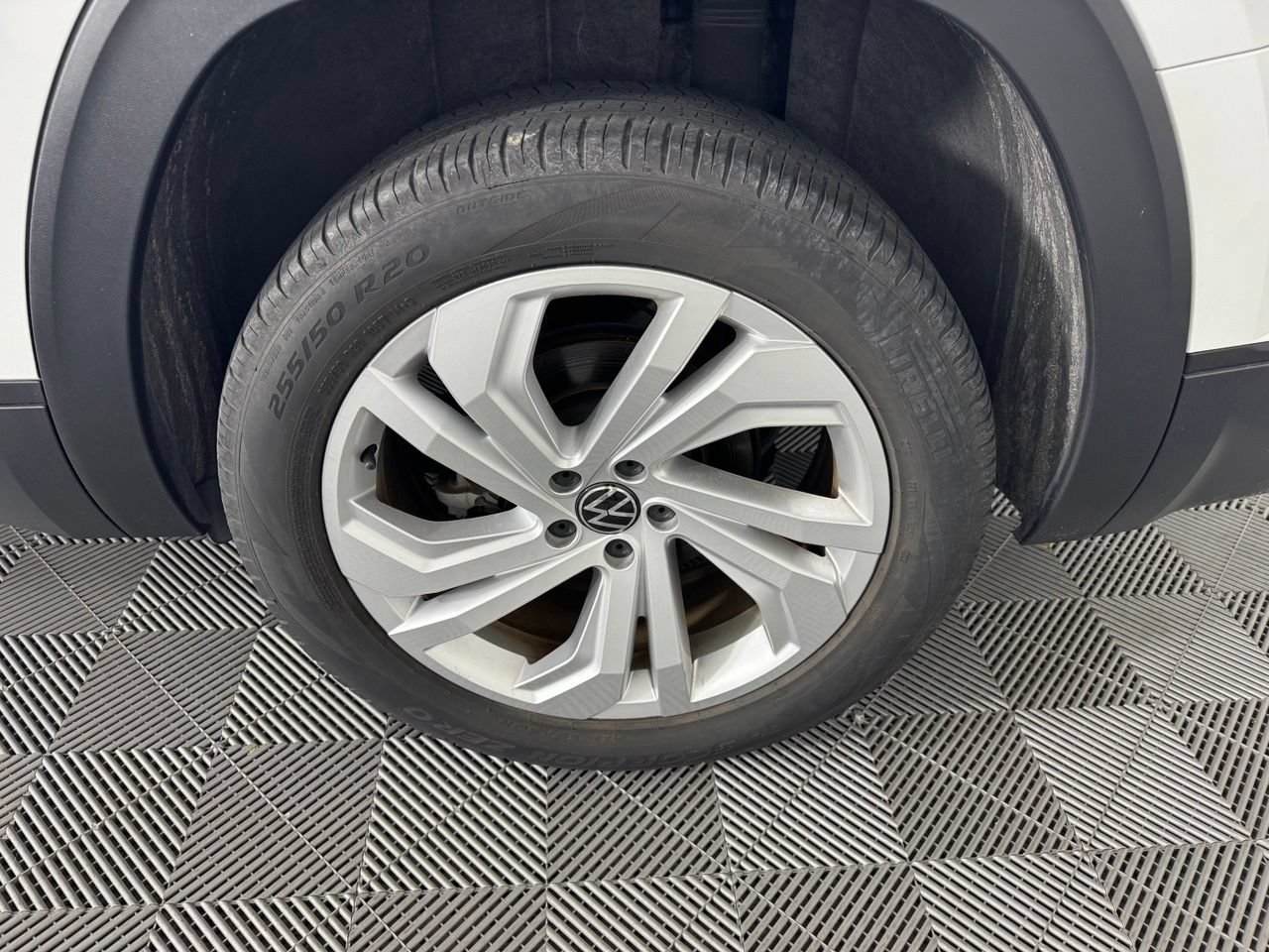 Used 2023 Volkswagen Atlas SE w/ Panoramic Sunroof Package FWD image 14