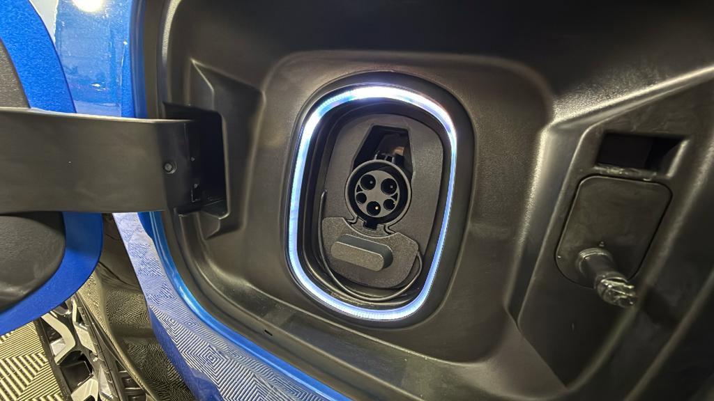 Certified 2025 Chevrolet Silverado EV RST AWD/4WD image 41