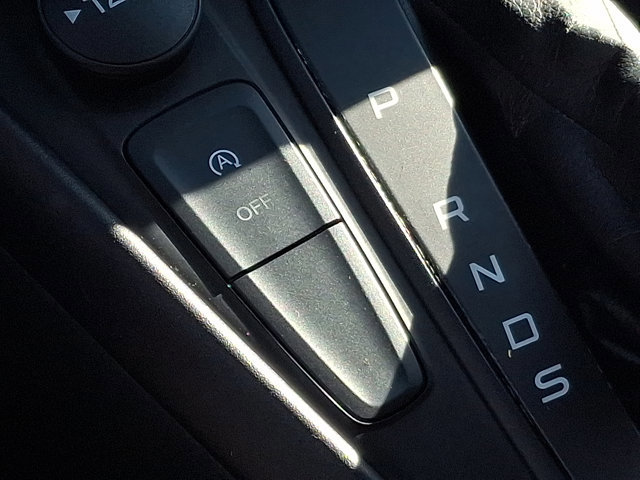 Used 2018 Ford Focus SE w/ SE Appearance Package image 22