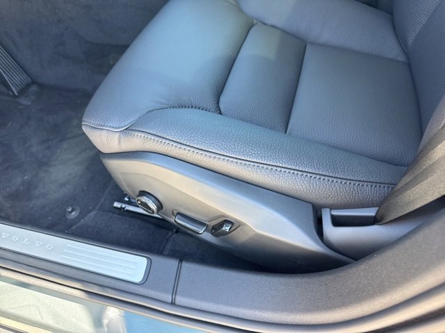 New 2026 Volvo V60 B5 Cross Country Plus w/ Protection Package Premier image 10