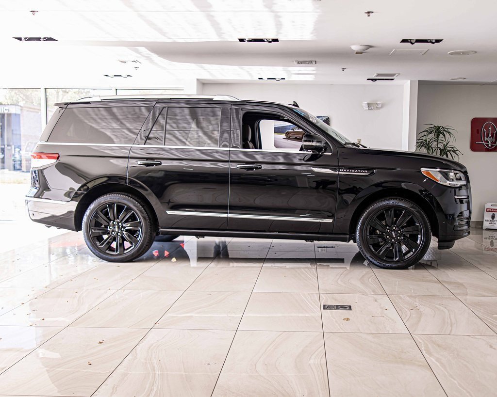 Used 2024 Lincoln Navigator Reserve w/ Equipment Group 201A image 9