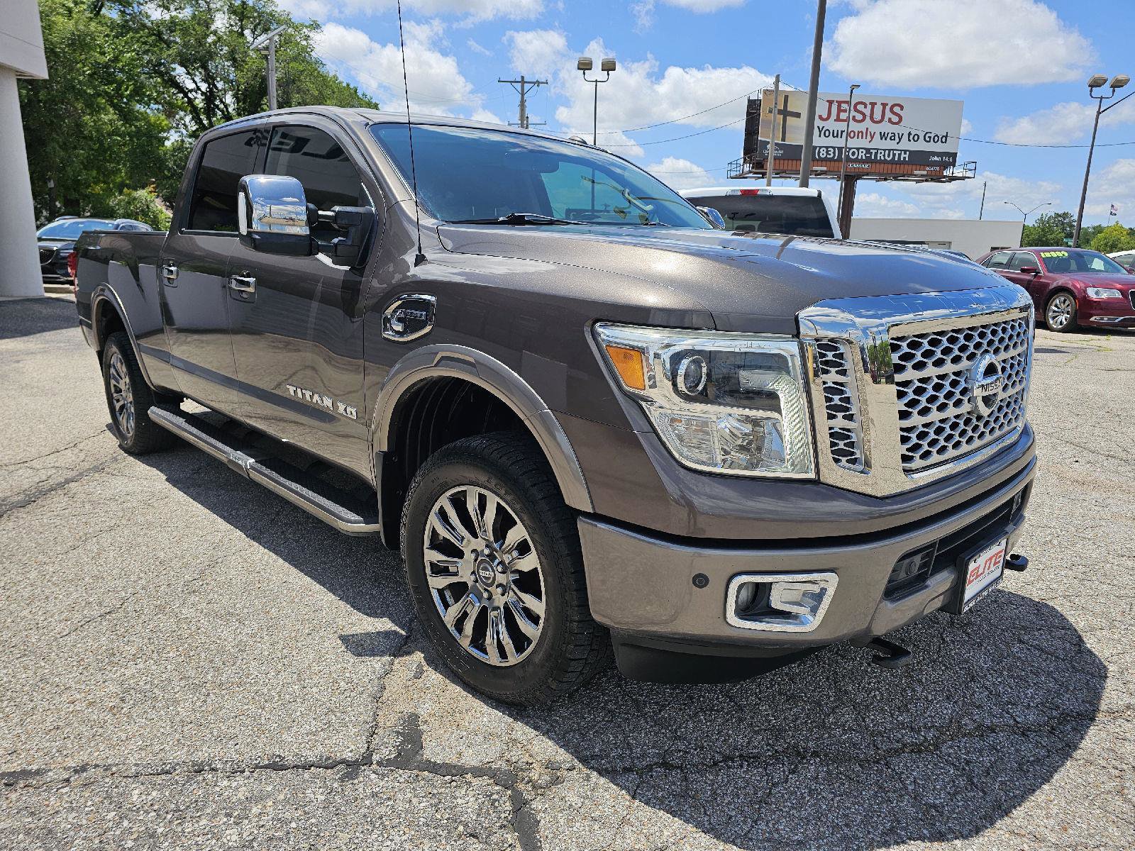 Used 2016 Nissan Titan Platinum Reserve image 3