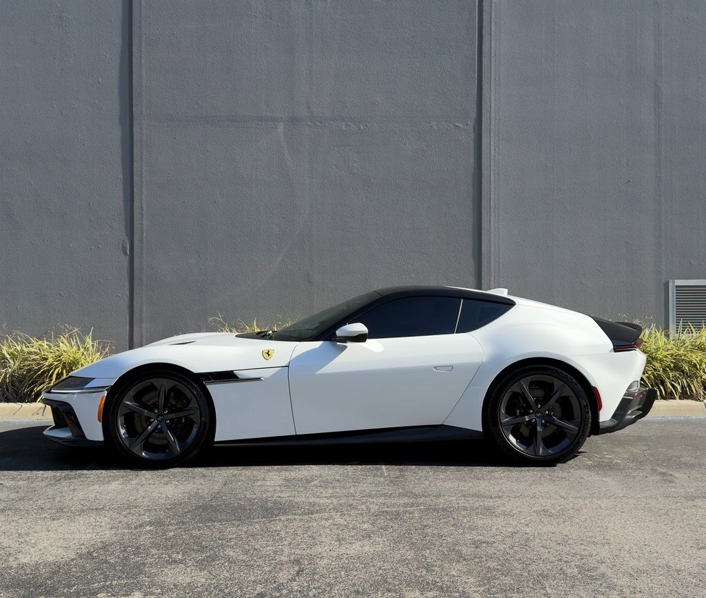 Used 2025 Ferrari 12Cilindri image 2